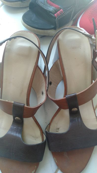 Әйел аяқ киімдері