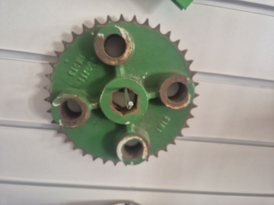 Шестерня Z40  на подборщик John deere 582
