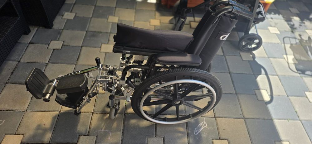 Vand carucior cu rotile pentru copii