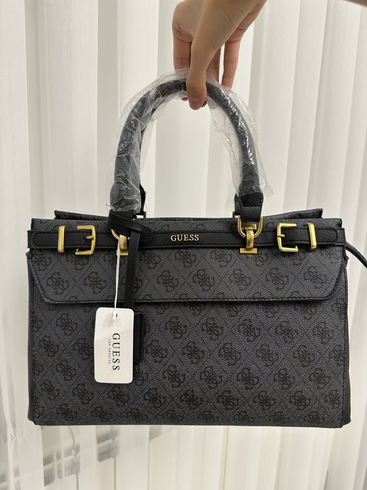 Сумка от “Guess”
