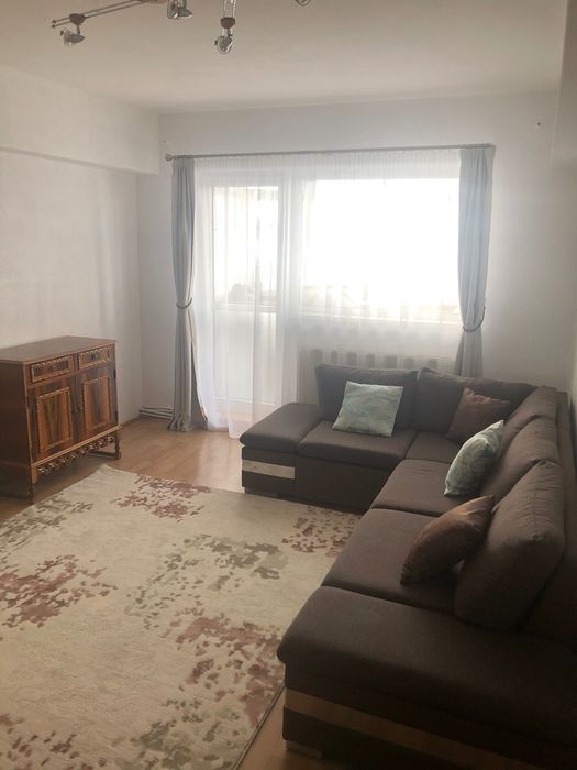 Vând apartament 3 camere central