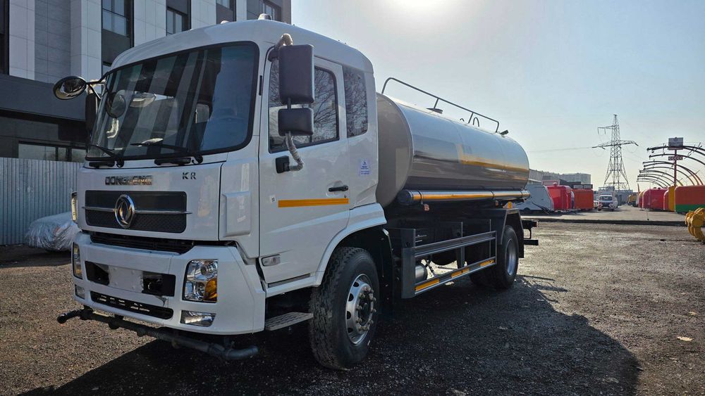 15 КУБ Водавоз янги тайёр