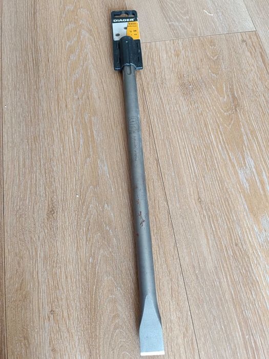 Burghiu și dalta beton