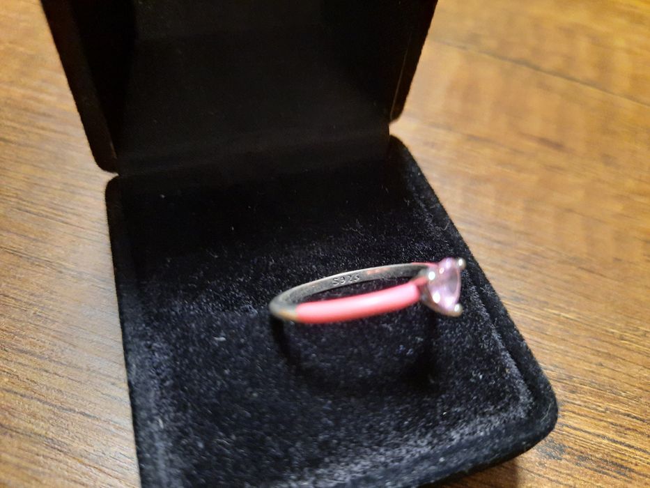 Сребърен пръстен с камък "сърце"