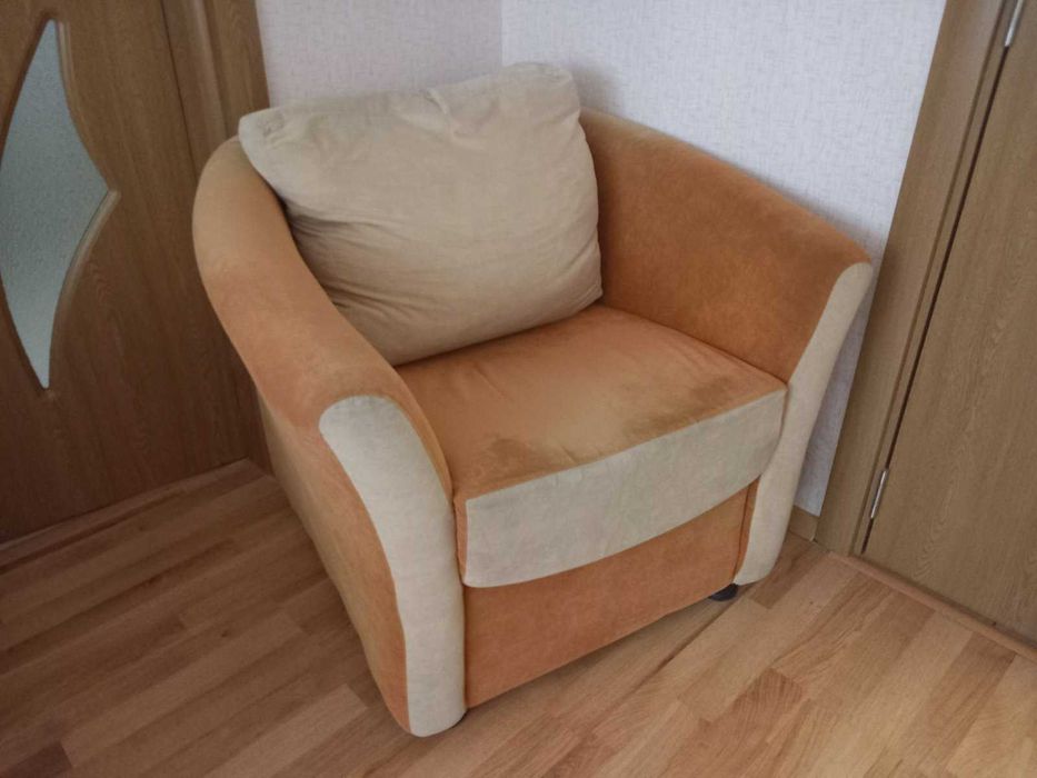 Разтегателен кръгъл диван с 2 фотьоила