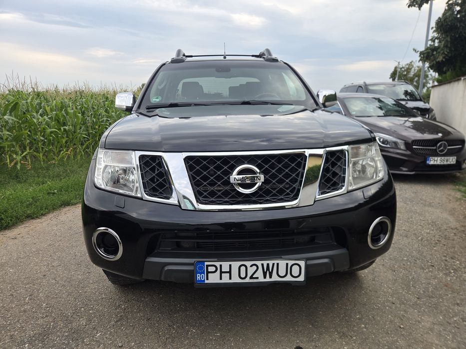 NISSAN Navara 2011