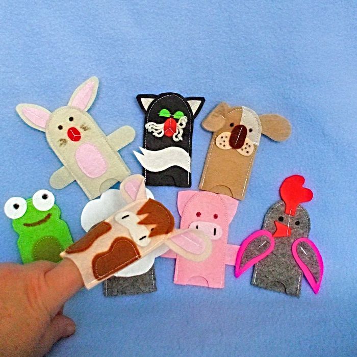 Carte senzoriala din fetru cu marionete pe degete ,10 pagini.