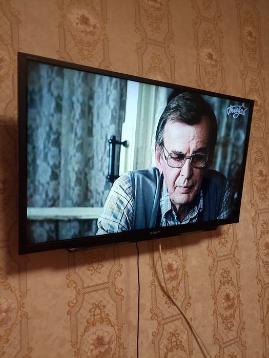 Телевизор Sony 81см диагональ