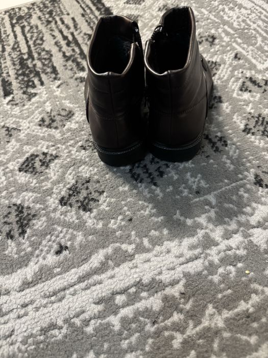 Vând Ghetuțe fetițe !