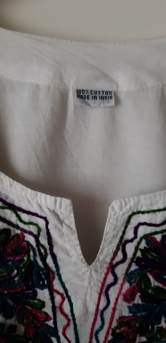 Bluza gen ie,bumbac fin si broderie manuala,splendida M