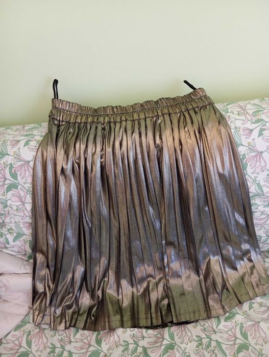 Дамска пола...Полата е в идеално състояние