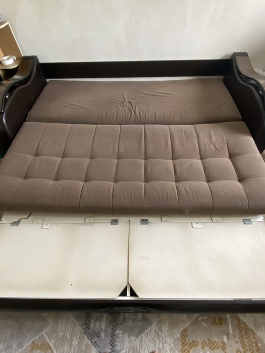 Продам диван б/у производство:Россия