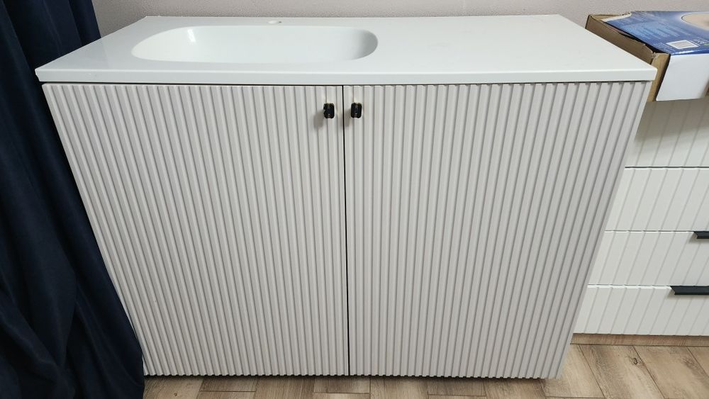 Продам раковину литую под камень