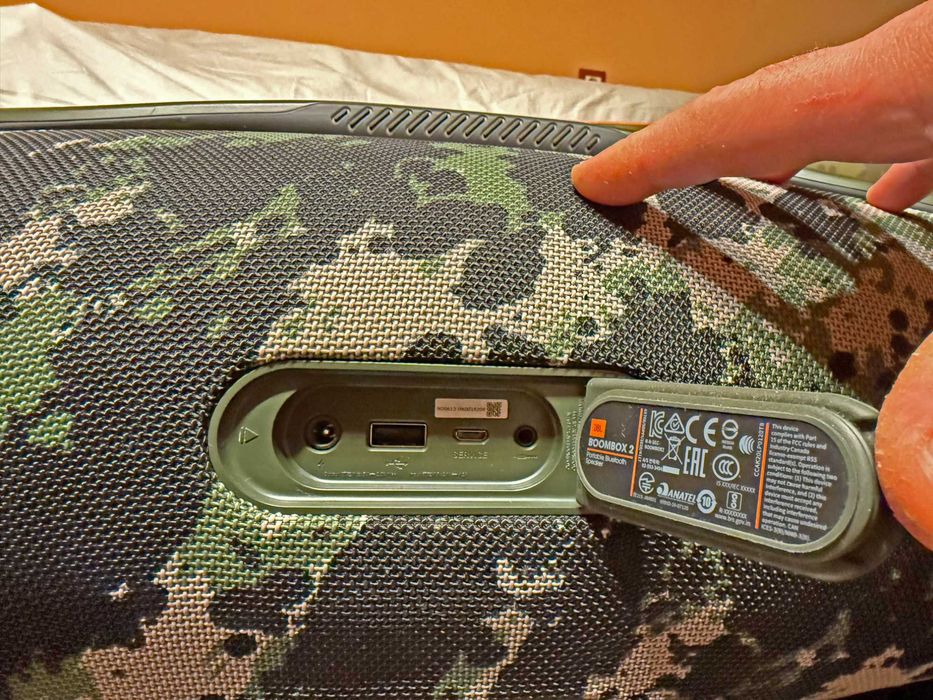 Преносима колона JBL Boombox 2 SQUAD