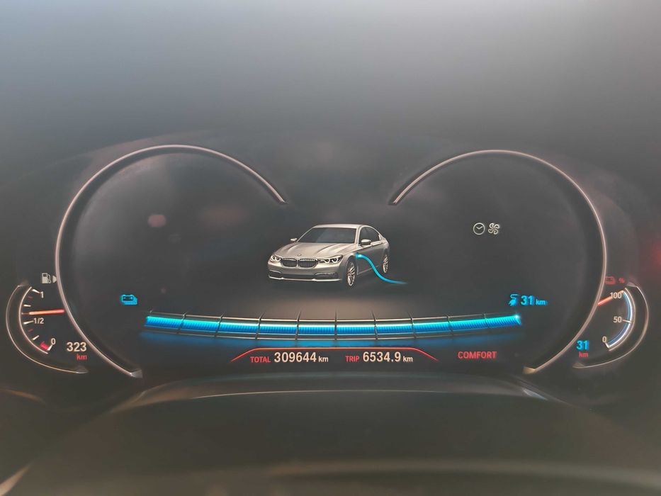2019 BMW G11 seria 7 740e iPerformance 2.0 benzina + plug in Hibrid de UK Anglia volan dreapta fac schimb variante duba suv 4x4 SAU 2 masini