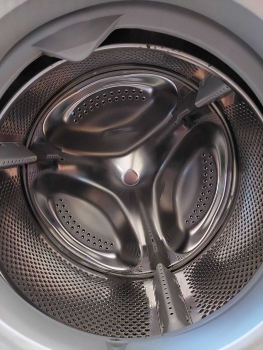 Продавам перална машина HOTPOINT ARISTON WMG 722 за 200 лева