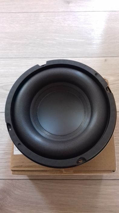 Басови високоговорители