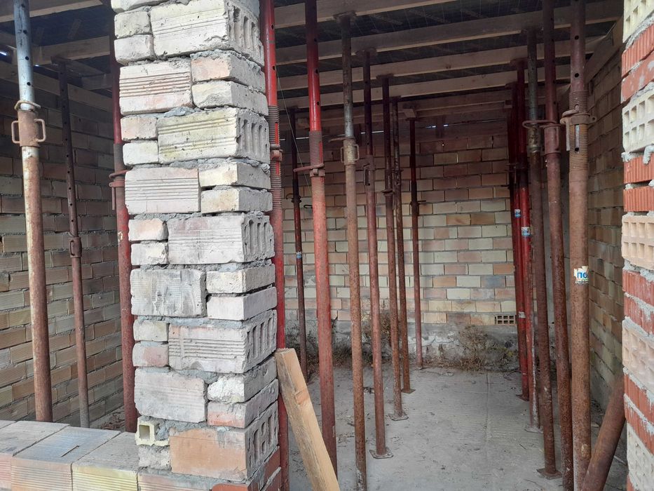 Хюнебеци под наем