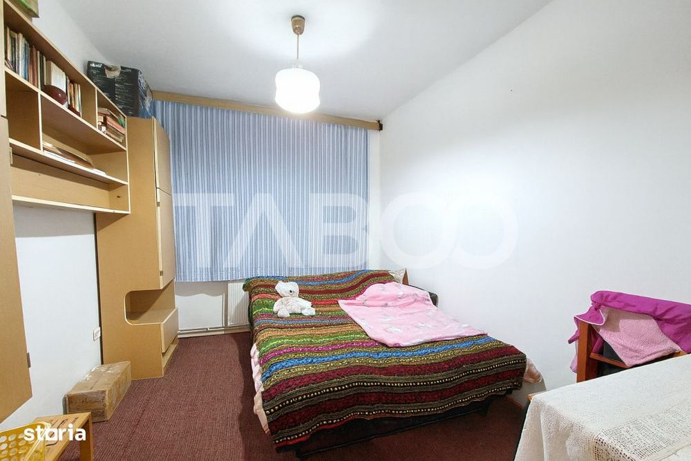 Apartament etaj 1 de vanzare 3 camere 2 bai balcon pivnita Cisnadie