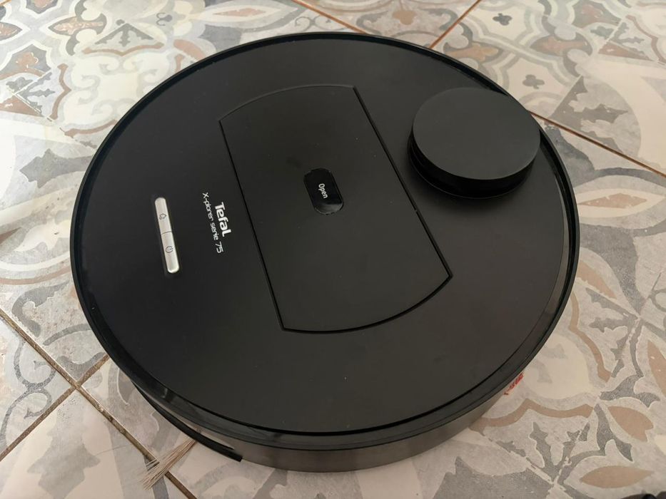 Робот пылесос сатылады.