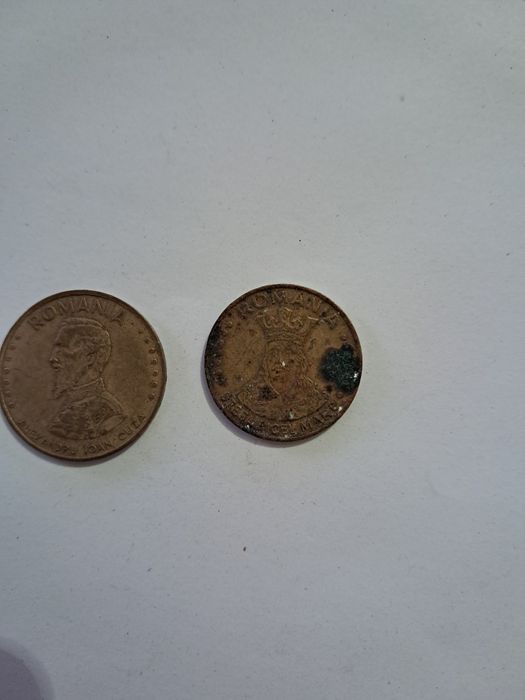 Monezi inox aluminiu și bronz vechi.