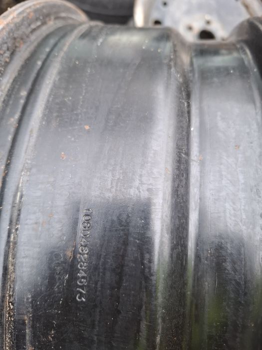 Vand 4 jante R 16  renault bune fara defecte