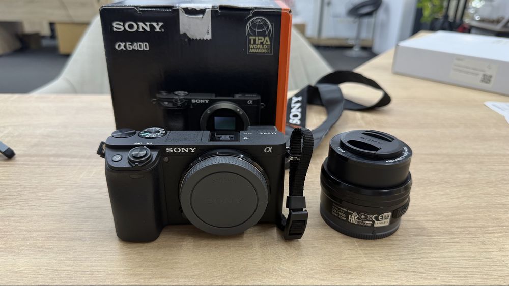 Sony A6400 + obiectiv Sony 16–50mm OSS – stare foarte bună
