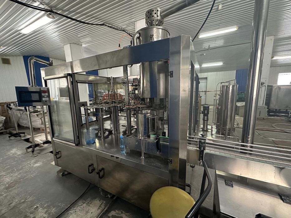 Линия розлива воды, напитков.