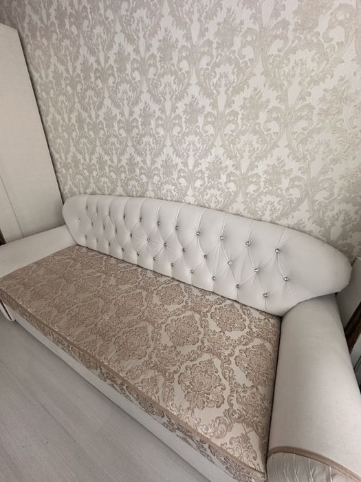 Диван продается.