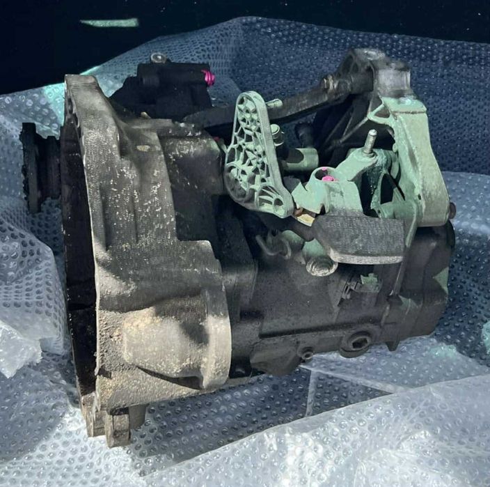 Cutie viteze manuală 6 trepte Passat B7 Variant 1.6 TDI CAYC – DEFECTĂ