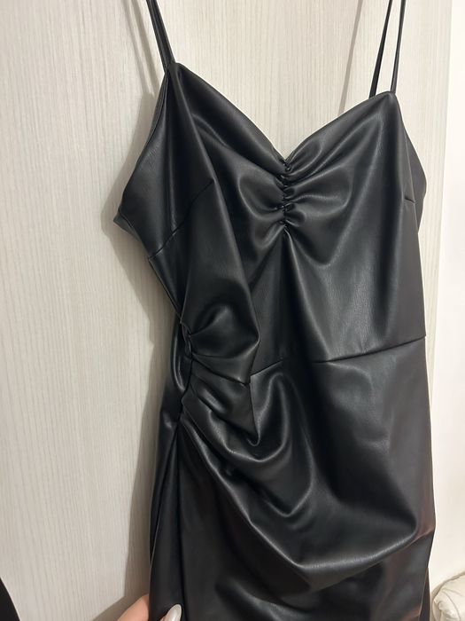 Кожена къса рокля Зара от изкуствена кожа