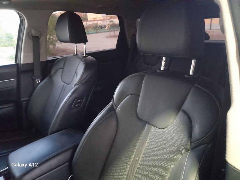 Kia Sorento      .