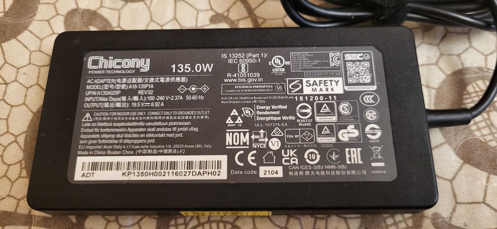 ACER 135W Incarcator 19.5V-6.92A Adaptor fuctional