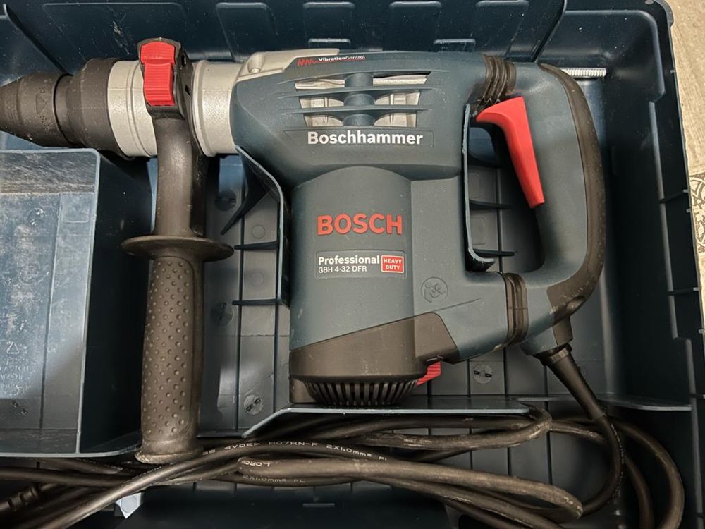 Перфоратор Bosch GBH 4-32 DFR