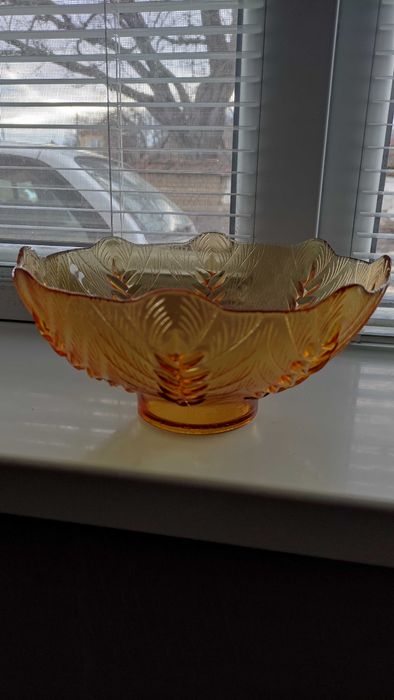 Разкошна фруктиера от кехлибарено стъкло