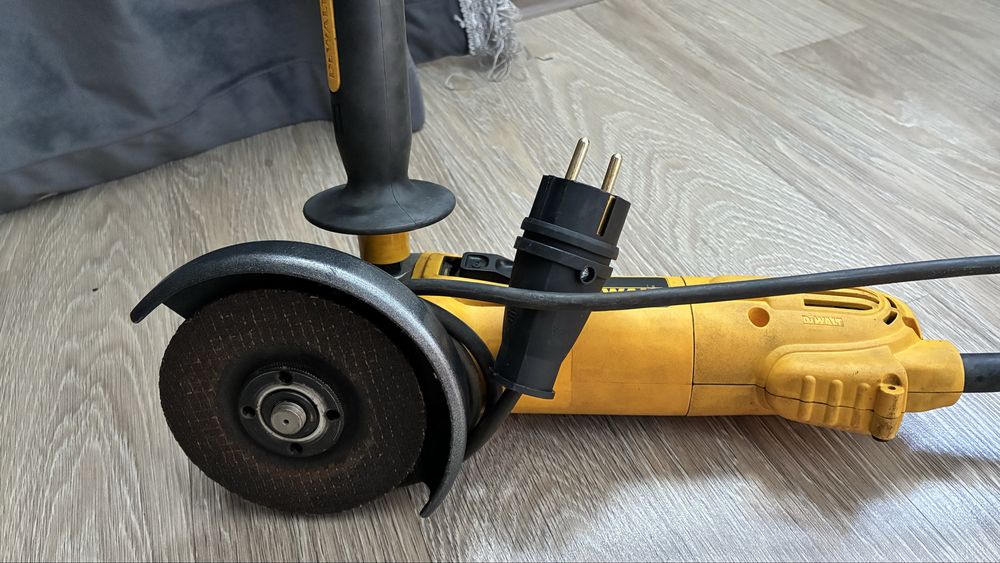 Dewalt болгарка инструмент