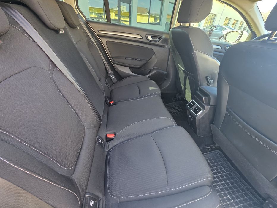 Vând Renault Megane 4 an 2021 1