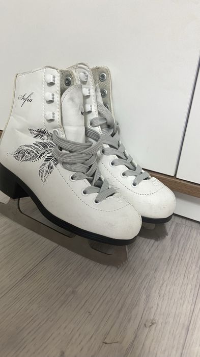 Продам коньки для девочек