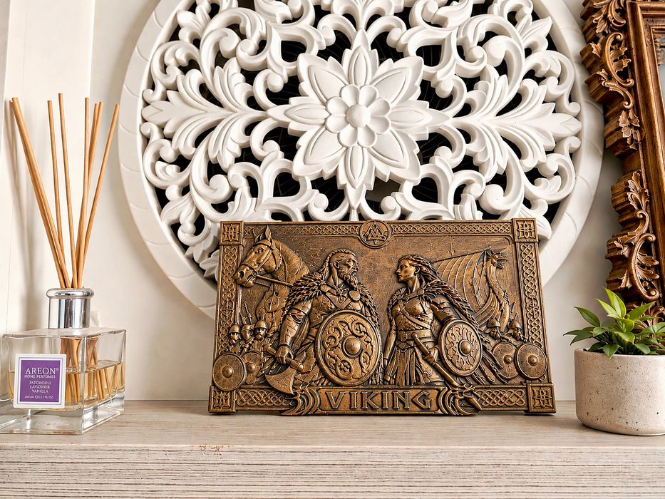 Tablou , sculptură în lemn de paltin , finisaj bronz