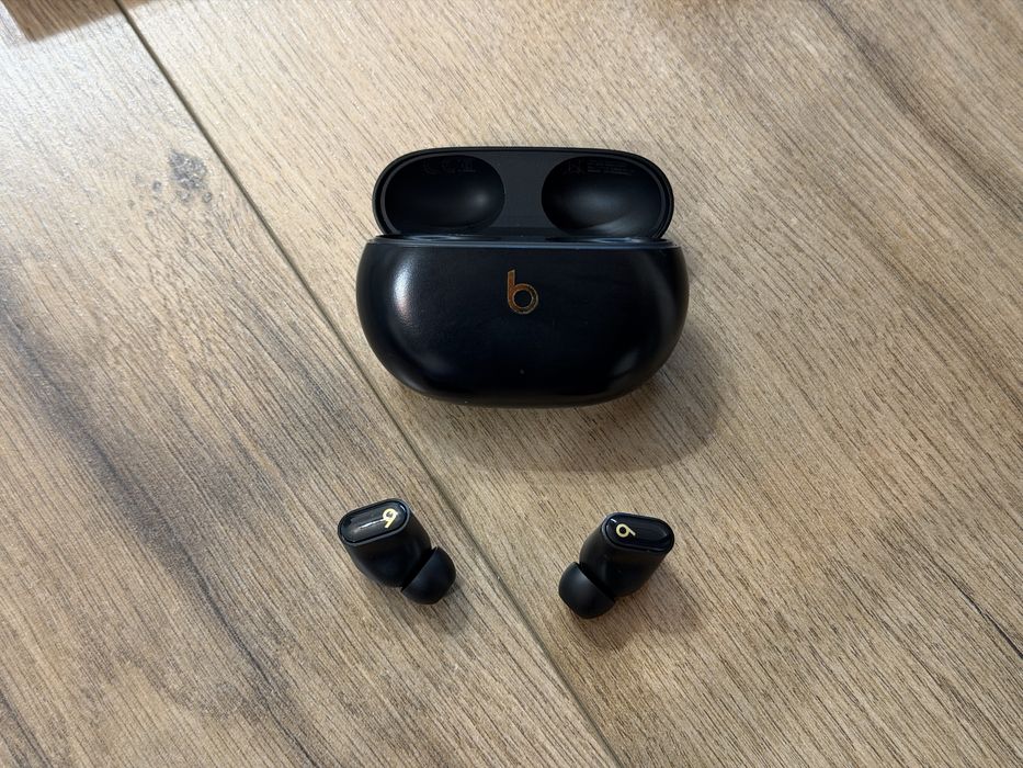 Безжични слушлки Apple Beats Studio Buds+