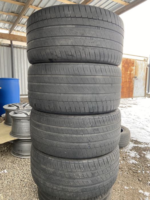 Комплект летние разноширокие шины 275/40R20 315/35R20
