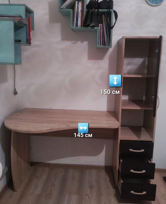 Срочно продается стол со шкафом и полочками