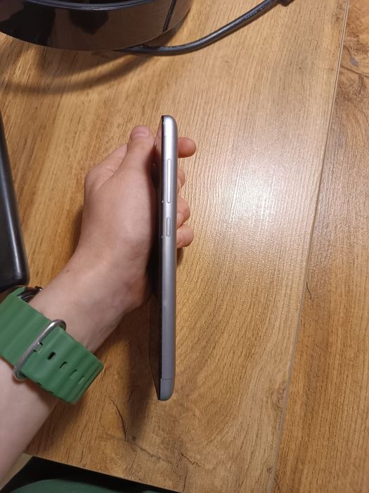 Продам телефон Xiaomi Redmi 3S