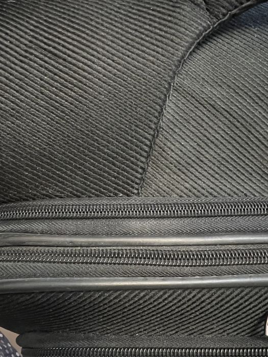 Чемодан на колесиках