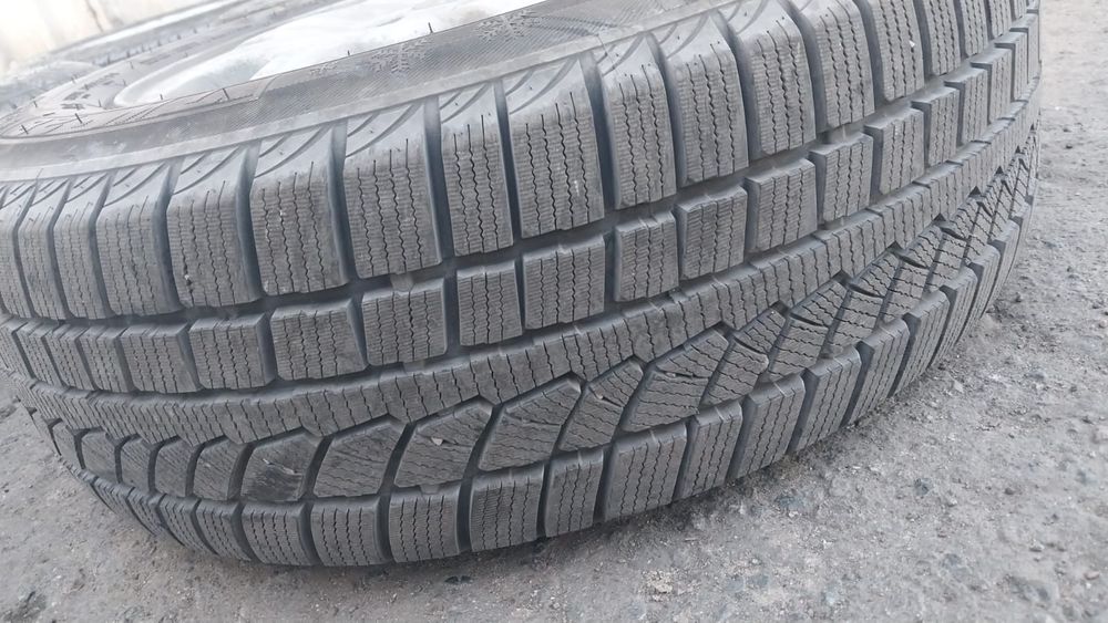 Продам шины почти новые