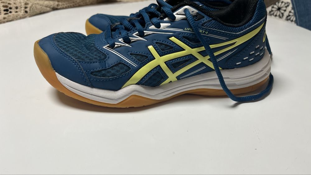 Asics волейбол маратонки