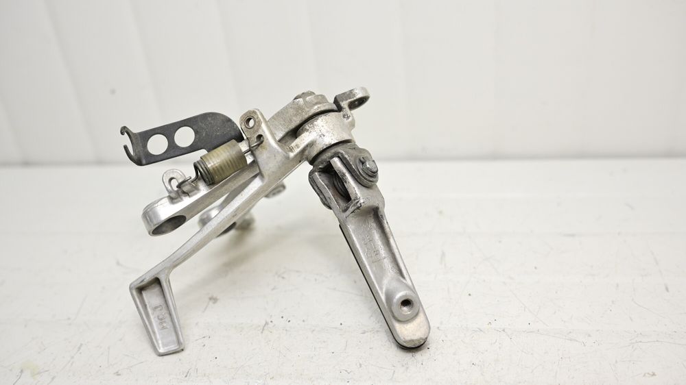 Suport Scarita Fata Dreapta Cu Pedala Frana Spate Honda CBR 929 2000