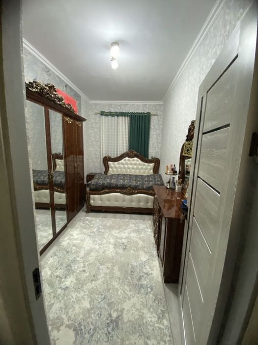 Гулистон шаҳрида 3 хонали квартира сотилади, 87 кв.м, 4-қават