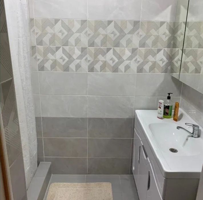 2-х комнатная в центре. По Абая