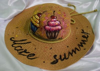 Ръчно рисувани шапки по индивидуален дизайн 35-40лв.